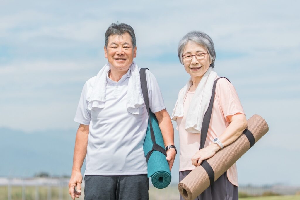 シニアフィットネス笑顔　ヨガマット